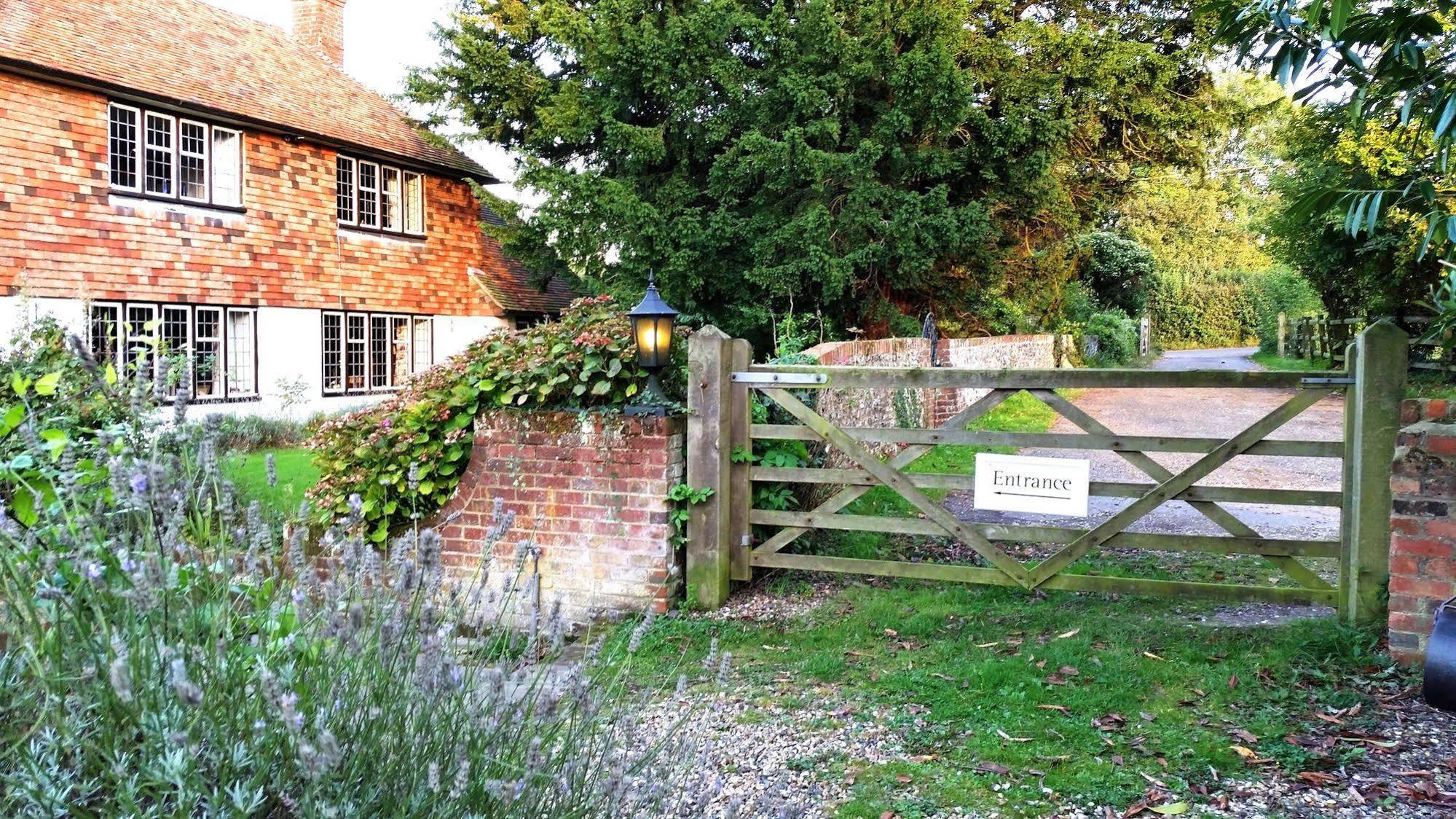 Iffin Country house